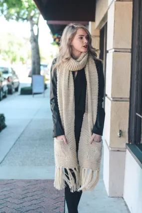 I Still Wonder Chunky Oversized Two Pocket Tassel Scarf